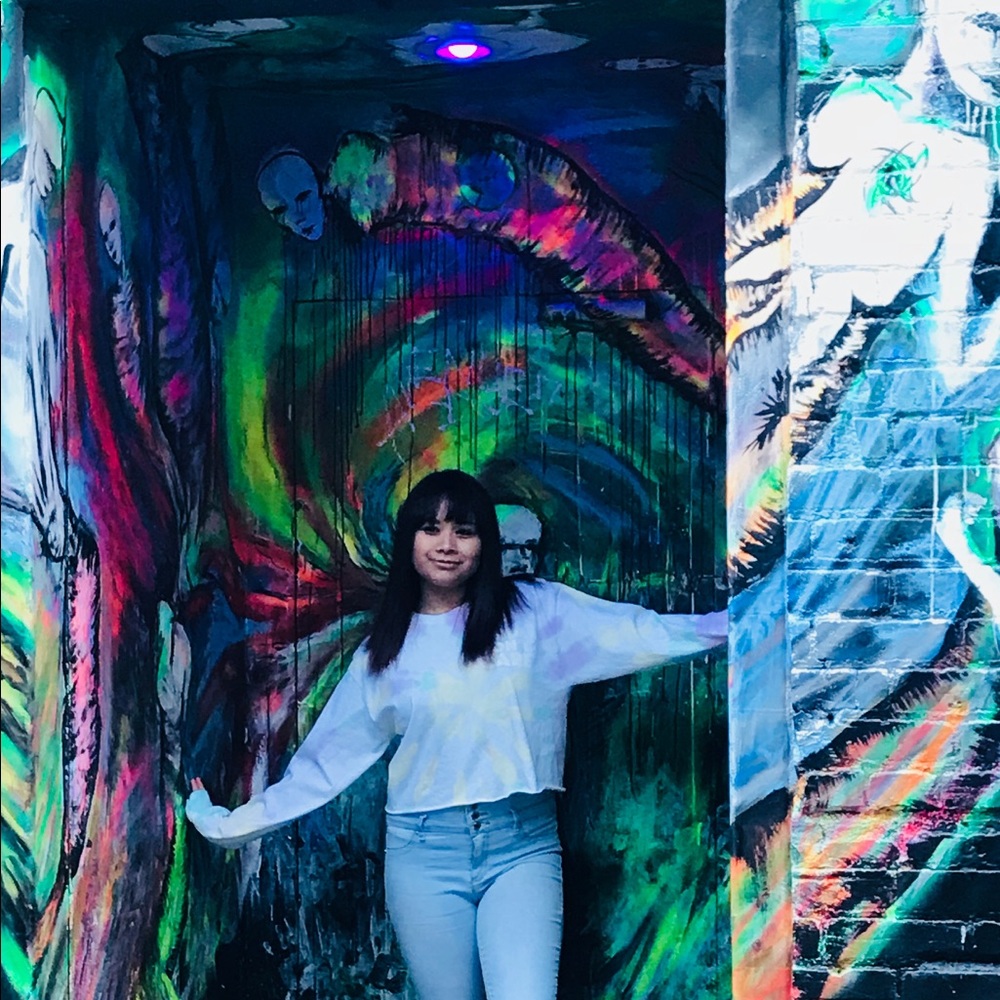 Meet your Posher, Adrianna